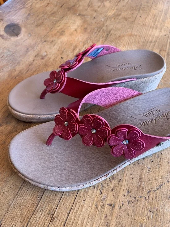 Skechers Women's Red Arch Fit Floral Slip On Sandals - Picture 14 of 16